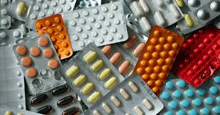 Tretinon Krema Učinkovit Izdelek za Zdravljenje Akne in Pomlajevanje Kože Tretinon Krema Učinkovit Izdelek za Zdravljenje Akne in Pomlajevanje Kože